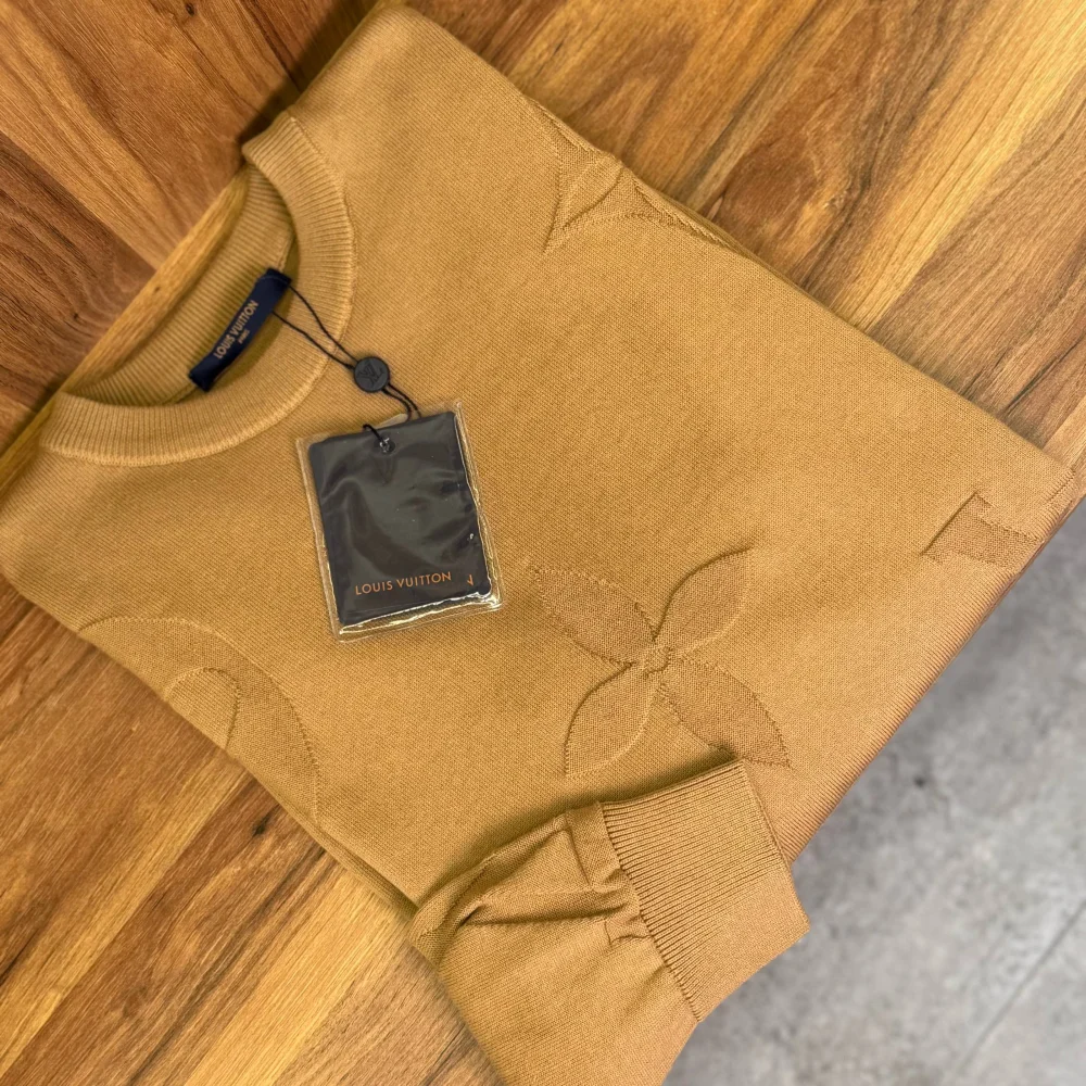 LOUIS VUITTON PULLOVER
